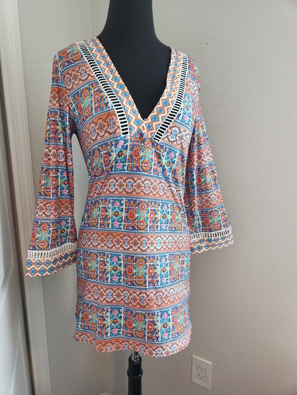 La Blanca Floral Mosaic V‑Neck Tunic in Coral, Turquoise & Navy